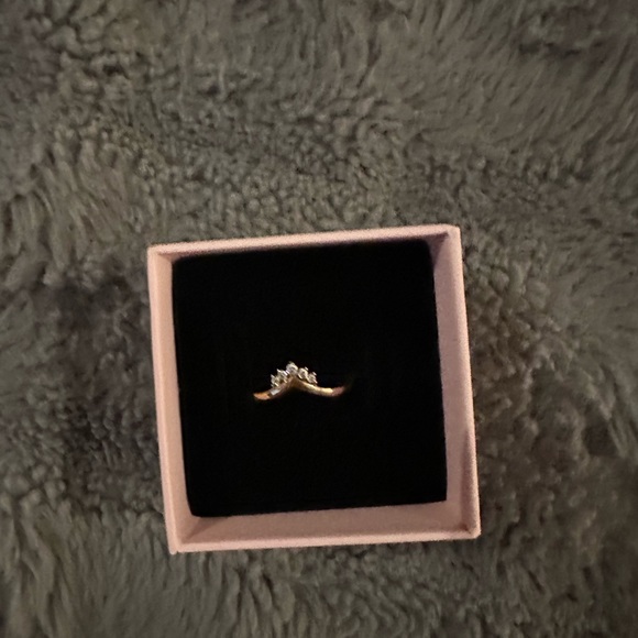 Pandora Tiara Wishbone Ring Size 5 - Picture 3 of 3